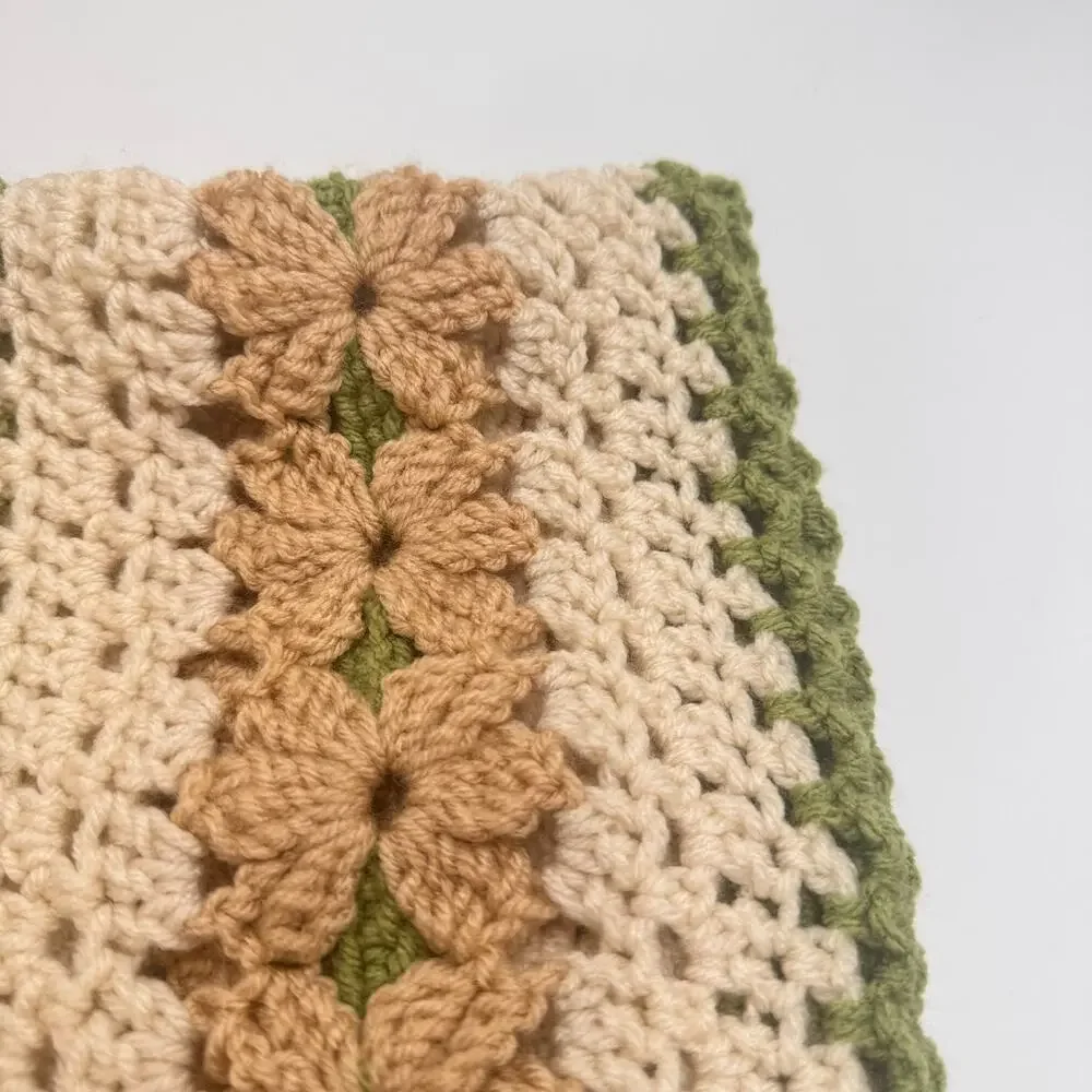 Handmade Crochet Throw Blanket Cream Green Tan Scalloped Afghan 62